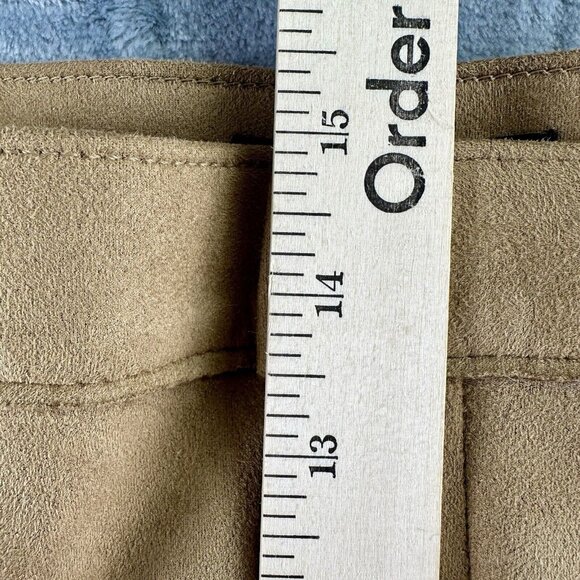 Banana Republic Vegan Suede Shorts Women’s Size 16 Iced Latte High Waist Camel - Picture 8 of 15